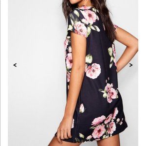 🔥NWT Black and pink floral mini dress size 4 Boohoo